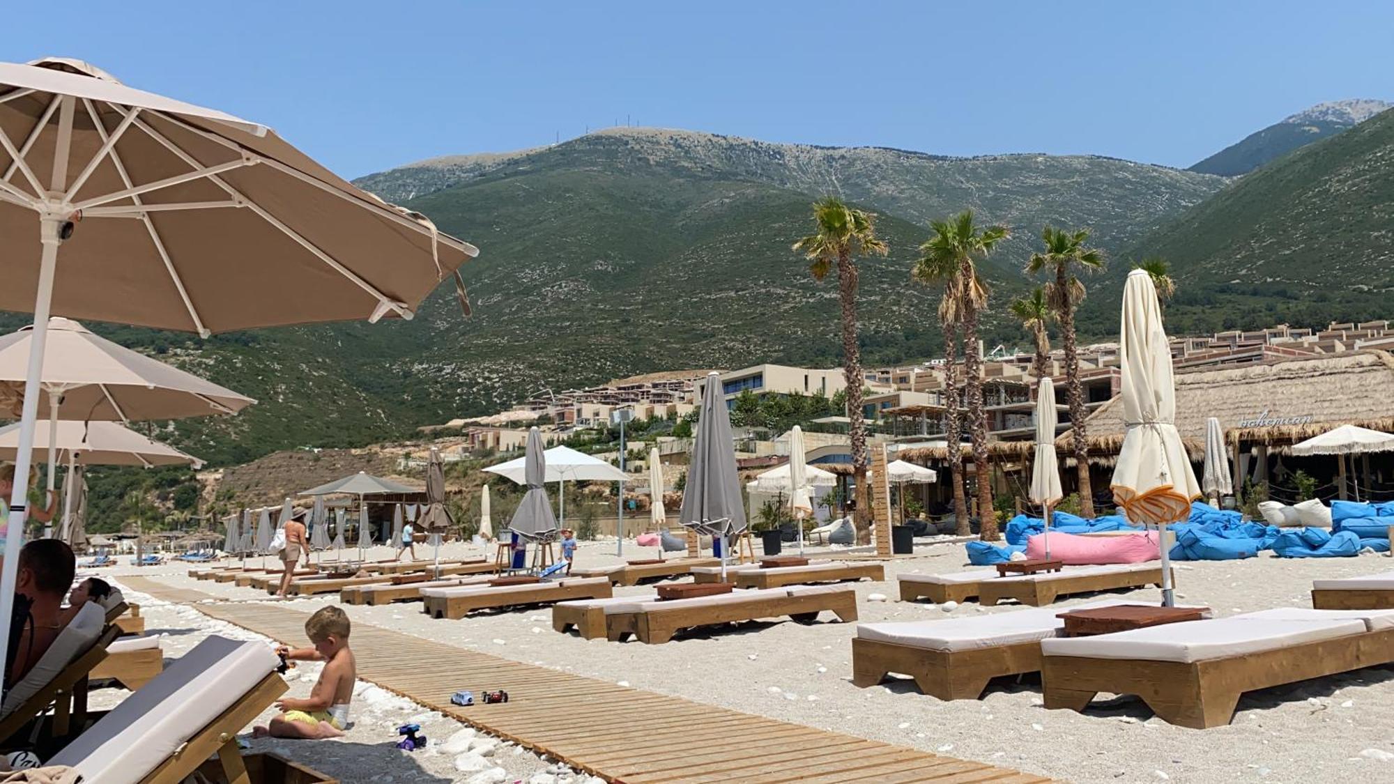 Coast Sun Kissed Terrace 1-bedroom Palasë