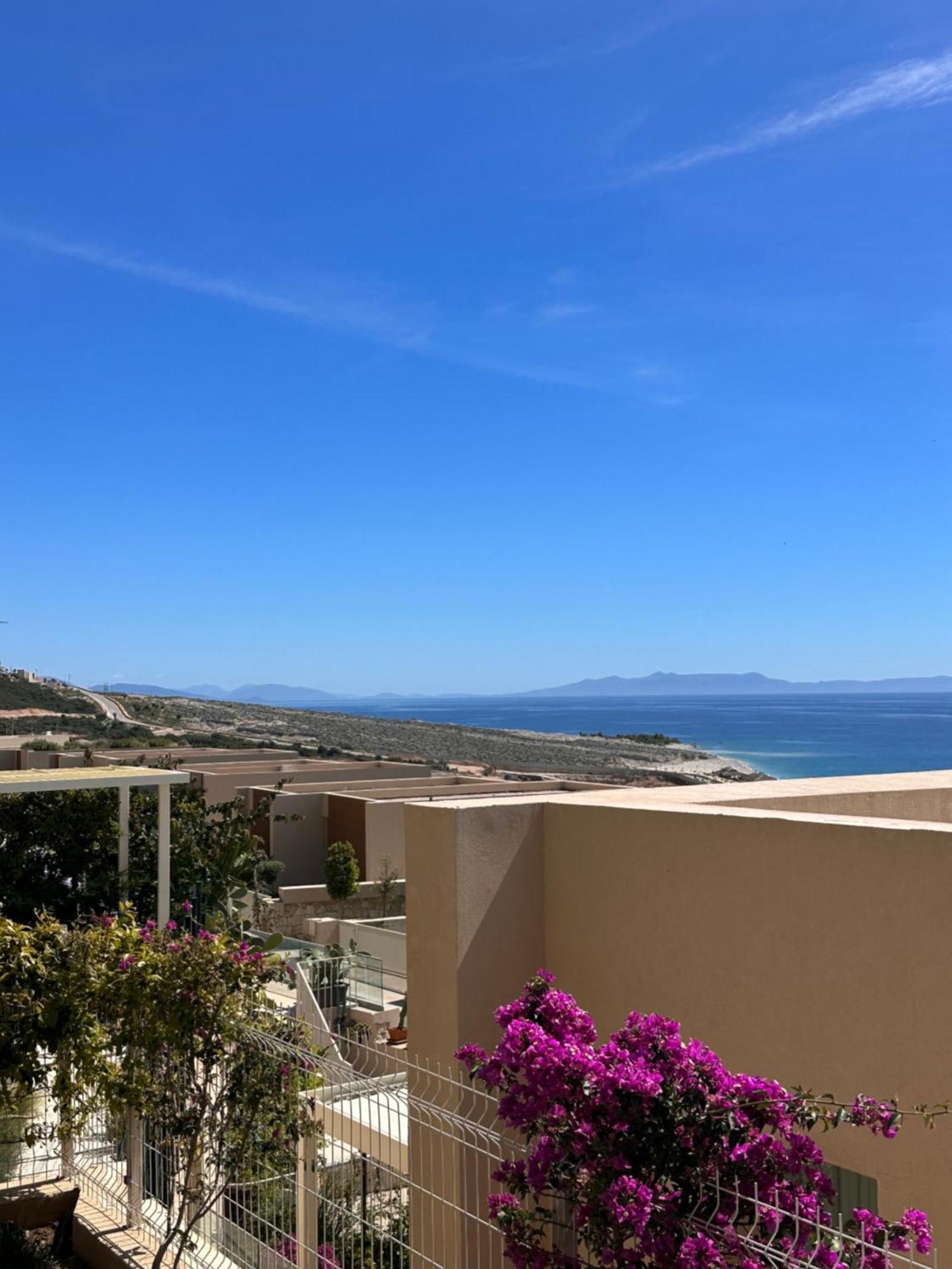Coast Sun Kissed Terrace 1-bedroom * Palasë